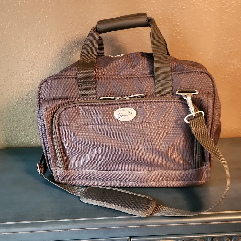 Ricardo Omega Plus Personal Bag, Olive Green, NWOT